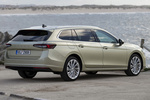 Skoda Superb Gama Superb Combi Selection con Paq. Cromo Combi Turismo familiar Beige Ice Tea Metalizado Exterior Posterior-Lateral 5 puertas