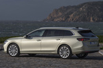 Skoda Superb Gama Superb Combi Selection con Paq. Cromo Combi Turismo familiar Beige Ice Tea Metalizado Exterior Lateral-Posterior 5 puertas
