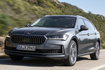 Skoda Superb L&K Combi L&K Combi Turismo familiar Gris grafito metalizado Exterior Frontal-Lateral 5 puertas