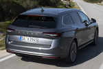 Skoda Superb L&K Combi L&K Combi Turismo familiar Gris grafito metalizado Exterior Posterior-Lateral 5 puertas