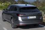 Skoda Superb L&K Combi L&K Combi Turismo familiar Gris grafito metalizado Exterior Lateral-Posterior 5 puertas