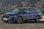 Skoda Superb iV Combi iV Combi Turismo familiar Azul Energy Exterior Frontal-Lateral 5 puertas