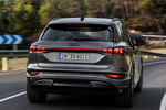 Audi Q6 SQ6 e-tron quattro SQ6 e-tron Todo terreno Gris Daytona efecto perla Exterior Lateral-Posterior 5 puertas