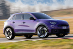 Abarth 600 600e Scorpionissima 600e Scorpionissima Todo terreno Hypnotic Purple Exterior Lateral-Frontal 5 puertas
