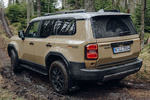 Toyota Land Cruiser 250 First Edition 250 First Edition Todo terreno Amarillo Tottori con Techo Gris Claro Exterior Lateral-Posterior 5 puertas