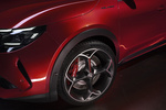 Alfa Romeo Junior Elettrica 175 kW (240 CV) Elettrica Veloce Todo terreno Rojo Brera con Techo Negro Exterior Llanta 5 puertas