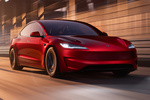 Tesla Model 3 Performance Performance Turismo Ultra Rojo Exterior Frontal-Lateral 4 puertas