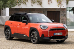 MINI Aceman Aceman SE Favoured SE Turismo Rebel Red con Techo Negro Exterior Frontal-Lateral 5 puertas