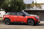 MINI Aceman Aceman SE Favoured SE Turismo Rebel Red con Techo Negro Exterior Frontal-Lateral 5 puertas