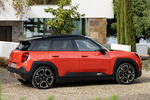 MINI Aceman Aceman SE Favoured SE Turismo Rebel Red con Techo Negro Exterior Posterior-Lateral 5 puertas