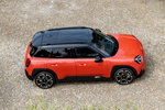 MINI Aceman Aceman SE Favoured SE Turismo Rebel Red con Techo Negro Exterior Lateral-Cenital 5 puertas