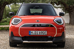 MINI Aceman Aceman SE Favoured SE Turismo Rebel Red con Techo Negro Exterior Frontal 5 puertas