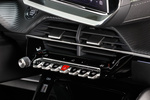 Peugeot 208 Hybrid 100 e-DCS6 GT Hybrid Turismo Interior Mandos salpicadero 5 puertas