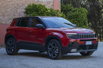Jeep Avenger e-Hybrid 100 CV Summit e-Hybrid con Pack de adhesivos Todo terreno Ruby + Volcano Exterior Lateral-Frontal 5 puertas