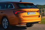 Skoda Octavia Gama Octavia Combi Design Combi Turismo familiar Naranja Phoenix Exterior Pilotos 5 puertas