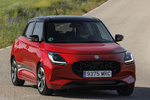 Suzuki Swift 1.2 Mild Hybrid S3 Turismo Rojo Burning Perlado con Techo Negro Exterior Lateral-Frontal 5 puertas