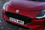 Suzuki Swift 1.2 Mild Hybrid S3 Turismo Rojo Burning Perlado con Techo Negro Exterior Frontal 5 puertas