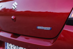 Suzuki Swift 1.2 Mild Hybrid S3 Turismo Rojo Burning Perlado con Techo Negro Exterior Detalle 5 puertas