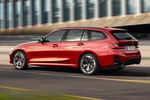 BMW Serie 3 330e Touring M Sport Turismo familiar Rojo Fire Red metalizado Exterior Lateral-Posterior 5 puertas