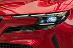 Alfa Romeo Junior Elettrica 115 kW (156 CV) 54 kWh Elettrica Speciale con Pack Sport Todo terreno Rojo Brera con Techo Negro Exterior Faro 5 puertas