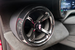 Alfa Romeo Junior Elettrica 115 kW (156 CV) 54 kWh Elettrica Speciale con Pack Sport Todo terreno Interior Salida sistema ventilaci&oacute;n 5 puertas