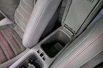 Alfa Romeo Junior Elettrica 115 kW (156 CV) 54 kWh Elettrica Speciale con Pack Sport Todo terreno Interior Guantera y recept&aacute;culo 5 puertas