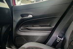 Alfa Romeo Junior Elettrica 115 kW (156 CV) 54 kWh Elettrica Speciale con Pack Sport Todo terreno Interior Puerta 5 puertas