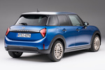 MINI MINI Cooper S 5p Cooper S Favoured 5p Turismo Blazing Blue Exterior Posterior-Lateral 5 puertas
