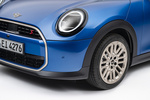 MINI MINI Cooper S 5p Cooper S Favoured 5p Turismo Blazing Blue Exterior Frontal 5 puertas