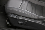 Jeep Avenger e-Hybrid 100 CV Summit e-Hybrid con Pack Leather & Winter Todo terreno Interior Mandos regulaci&oacute;n asientos 5 puertas