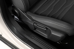 Jeep Avenger e-Hybrid 100 CV Summit e-Hybrid con Pack Leather & Winter Todo terreno Interior Mandos regulaci&oacute;n asientos 5 puertas