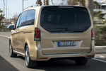 Mercedes-Benz EQV Gama EQV L&iacute;nea Avantgarde con Paq.Dise&ntilde;o Exterior Monovolumen Oro Kalahari Metalizado Exterior Lateral-Posterior 4 puertas