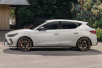 CUPRA Le&oacute;n 1.5 eTSI 110 kW (150 CV) DSG-7 Gama Le&oacute;n Turismo Tayga Grey Exterior Lateral 5 puertas