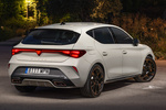 CUPRA Le&oacute;n 1.5 eTSI 110 kW (150 CV) DSG-7 Gama Le&oacute;n Turismo Tayga Grey Exterior Posterior-Lateral 5 puertas