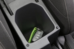 Skoda Kamiq 1.5 TSI 110 kW (150 CV) DSG Monte Carlo Todo terreno Interior Guantera y recept&aacute;culo 5 puertas