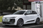 Audi Q6 Q6 e-tron quattro Black line Todo terreno Blanco Glaciar Exterior Toma de recarga 5 puertas