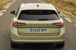 Skoda Superb L&K Combi L&K Combi Turismo familiar Ice Tea Amarillo Metalizado Exterior Posterior 5 puertas