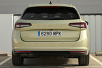 Skoda Superb L&K Combi L&K Combi Turismo familiar Ice Tea Amarillo Metalizado Exterior Posterior 5 puertas