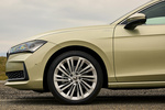 Skoda Superb L&K Combi L&K Combi Turismo familiar Ice Tea Amarillo Metalizado Exterior Llanta 5 puertas