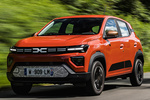 Dacia Spring Electric 65 (48 kW) Extreme Todo terreno Brick Red Exterior Frontal-Lateral 5 puertas