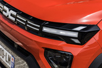 Dacia Spring Electric 65 (48 kW) Extreme Todo terreno Brick Red Exterior Faro 5 puertas