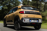 Dacia Spring Electric 65 (48 kW) Extreme Todo terreno Beige Duna Exterior Lateral-Posterior 5 puertas