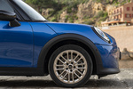 MINI MINI Cooper S 5p Cooper S Favoured 5p Turismo Blazing Blue Exterior Llanta 5 puertas