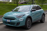 Fiat 600 Gama 600 Hybrid Gama 600 Hybrid Todo terreno Azul Cielo Exterior Frontal-Lateral 5 puertas