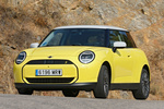 MINI MINI Cooper SE el&eacute;ctrico Cooper SE Classic Turismo Sunny Side Yellow Exterior Frontal-Lateral 3 puertas