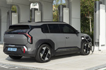 KIA EV3 Gama EV3 Earth Todo terreno Shale Grey Exterior Toma de recarga 5 puertas