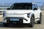 KIA EV3 Gama EV3 GT-line con Pack Luxury Todo terreno Snow White Pearl Exterior Frontal-Lateral 5 puertas