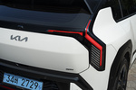 KIA EV3 Gama EV3 GT-line con Pack Luxury Todo terreno Snow White Pearl Exterior Pilotos 5 puertas