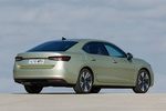 Skoda Superb 1.5 TSI mHEV 150 CV DSG Selection Turismo Ice Tea Amarillo Metalizado Exterior Posterior-Lateral 5 puertas
