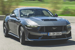Ford Mustang GT 5.0 V8 Dark Horse Coup&eacute; Carbonized Grey Exterior Lateral-Frontal 2 puertas